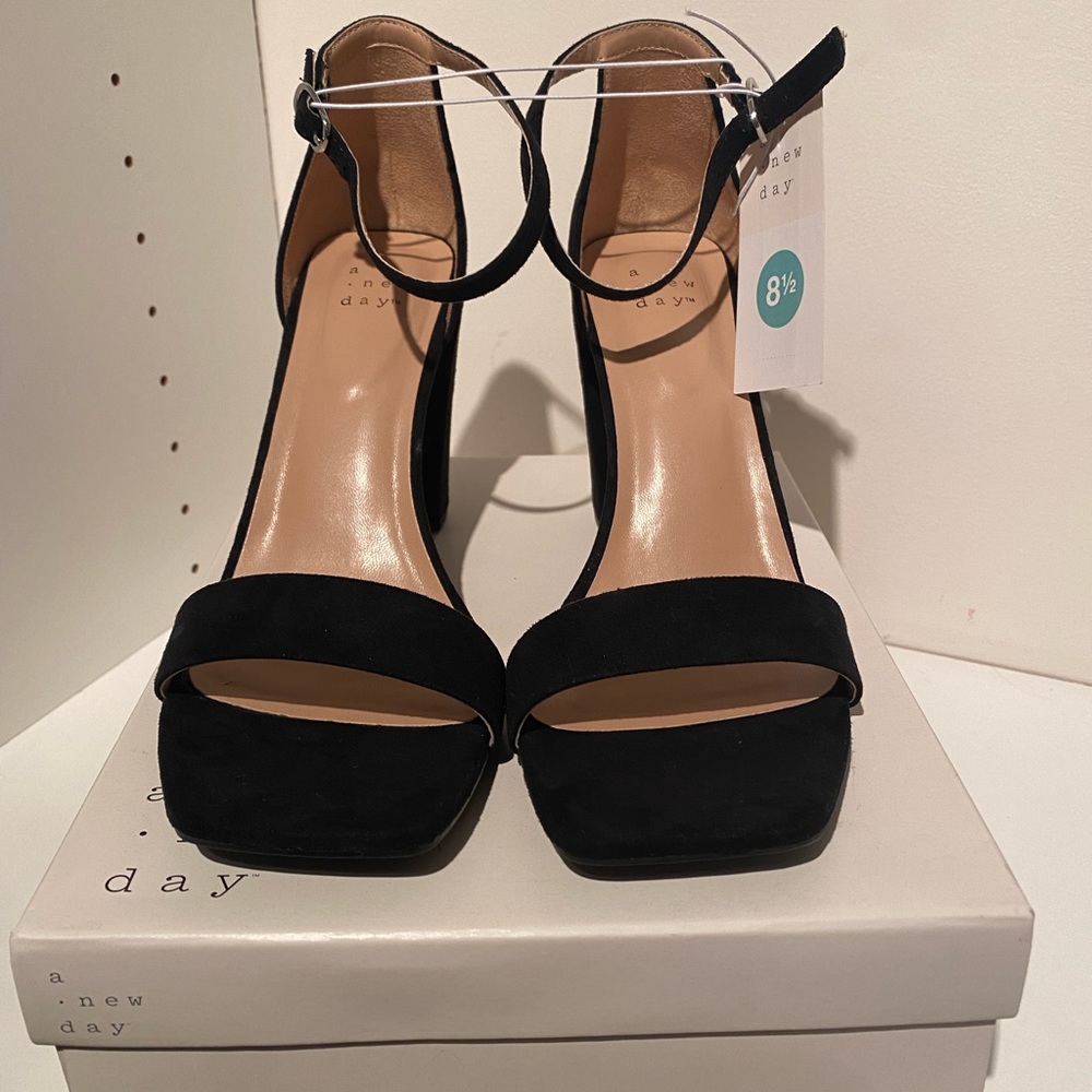 A New Day Ema Square Toe Heels Size 8.5